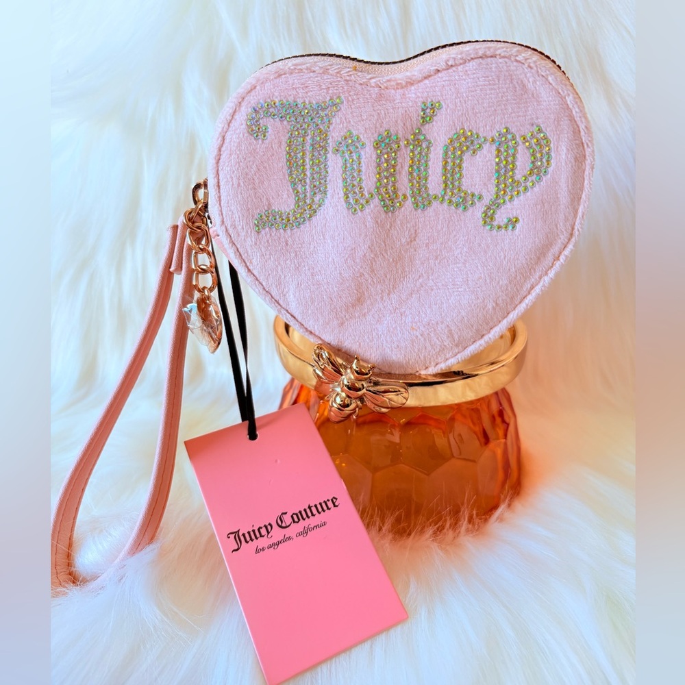 🩷🩷Juicy Couture Pink Heart-Shaped Wristlet🩷🩷